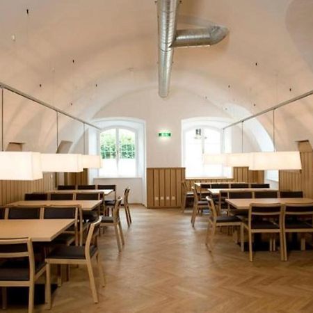 Hotel Kolping Hallein Bagian luar foto