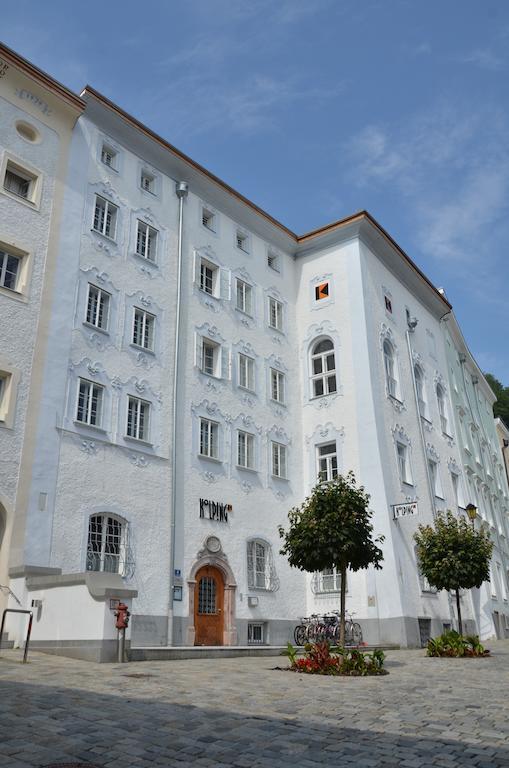 Hotel Kolping Hallein Bagian luar foto