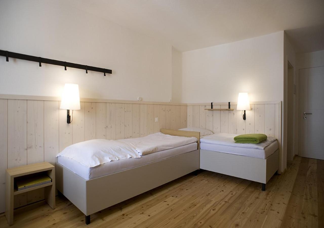 Hotel Kolping Hallein Bagian luar foto