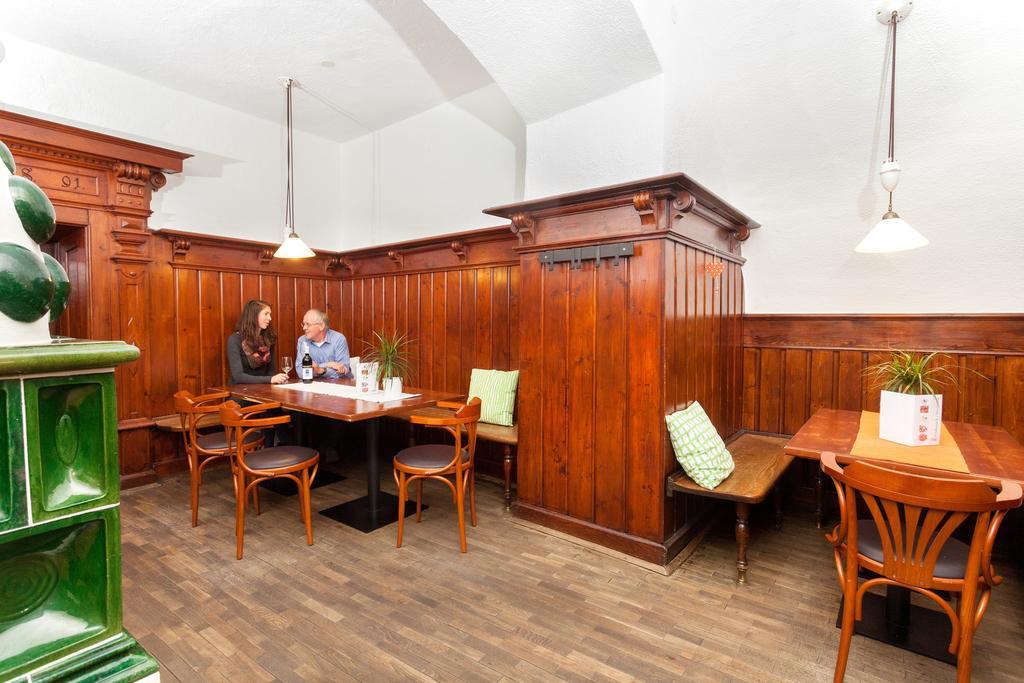 Hotel Kolping Hallein Bagian luar foto