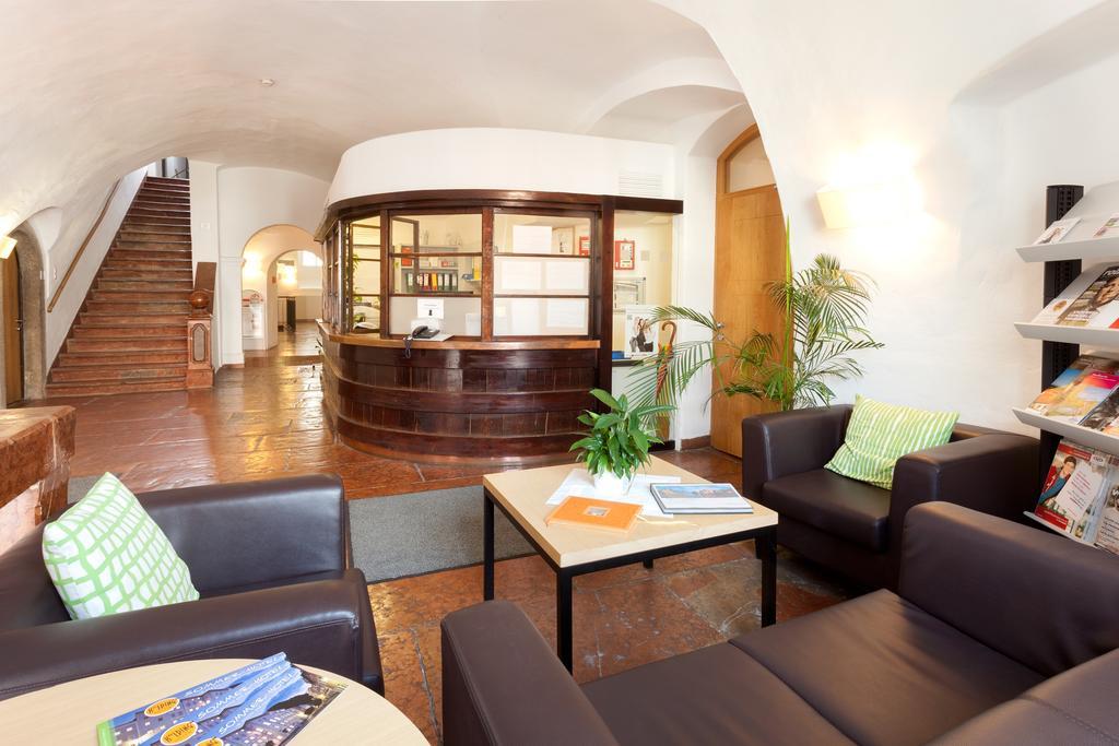 Hotel Kolping Hallein Bagian luar foto