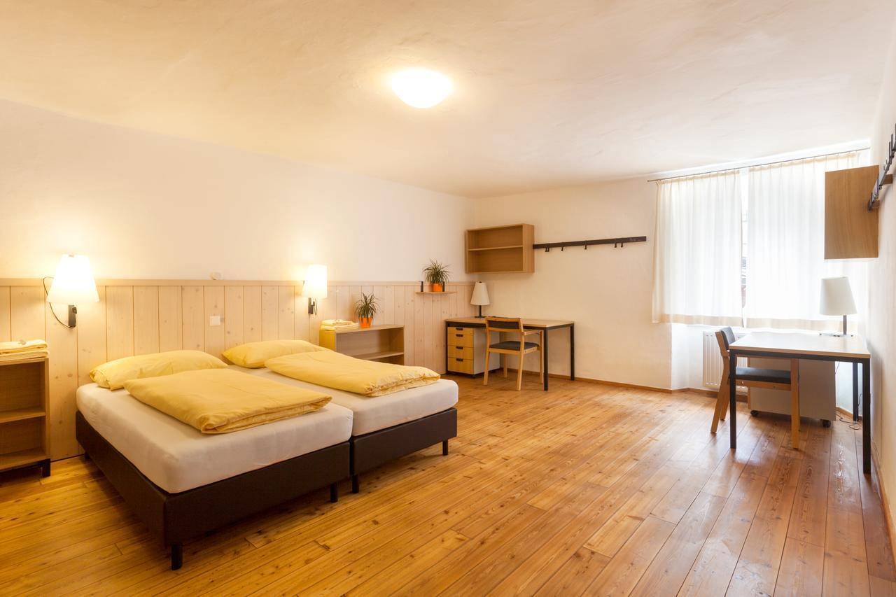 Hotel Kolping Hallein Bagian luar foto