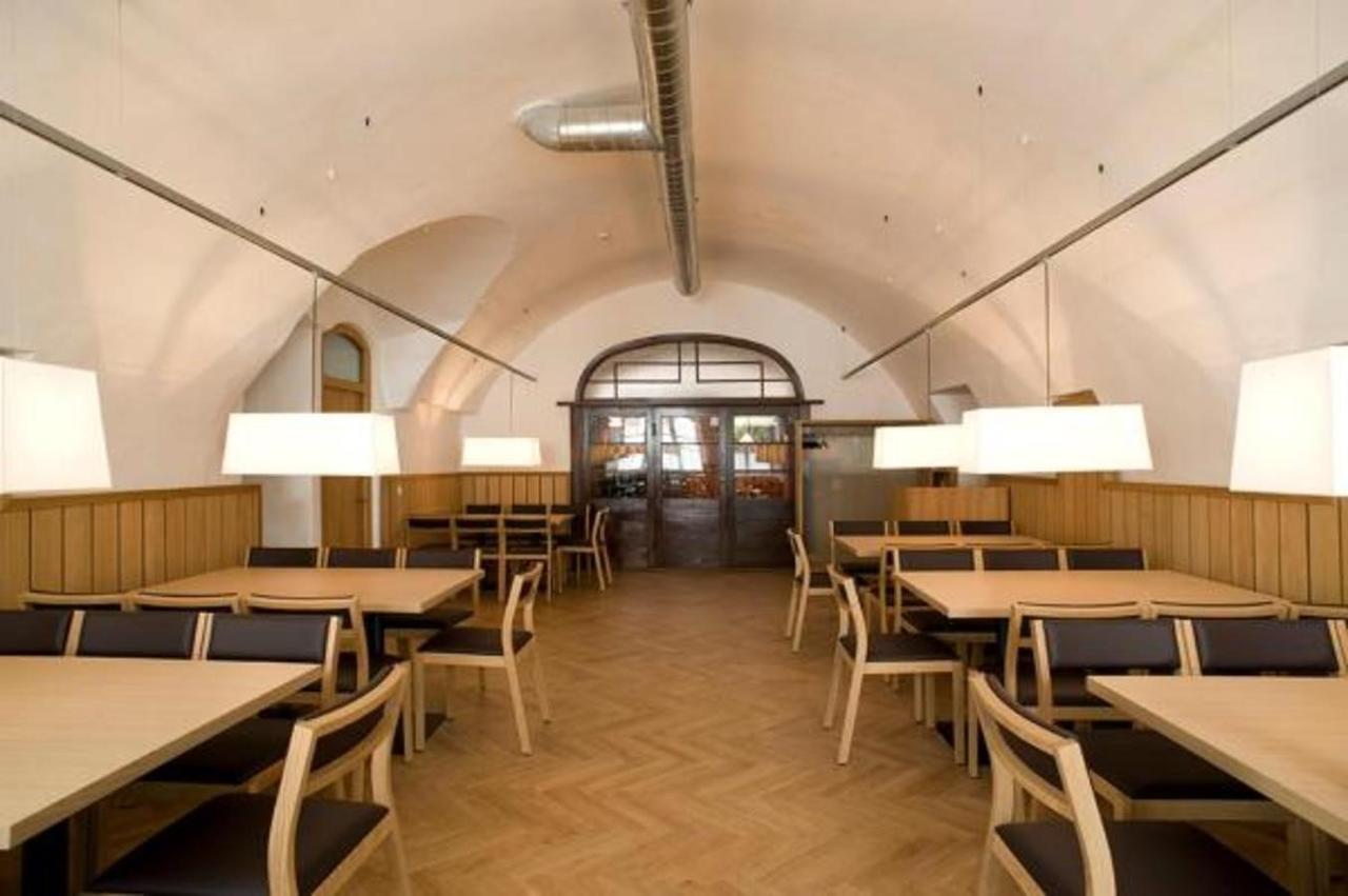 Hotel Kolping Hallein Bagian luar foto